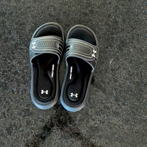 Under Armour Foam Cushioned Slides LIKE NEW Sz 9